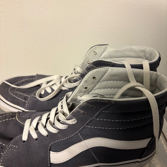 Gray and white Vans men’s 9.5 - Picture 4 of 5